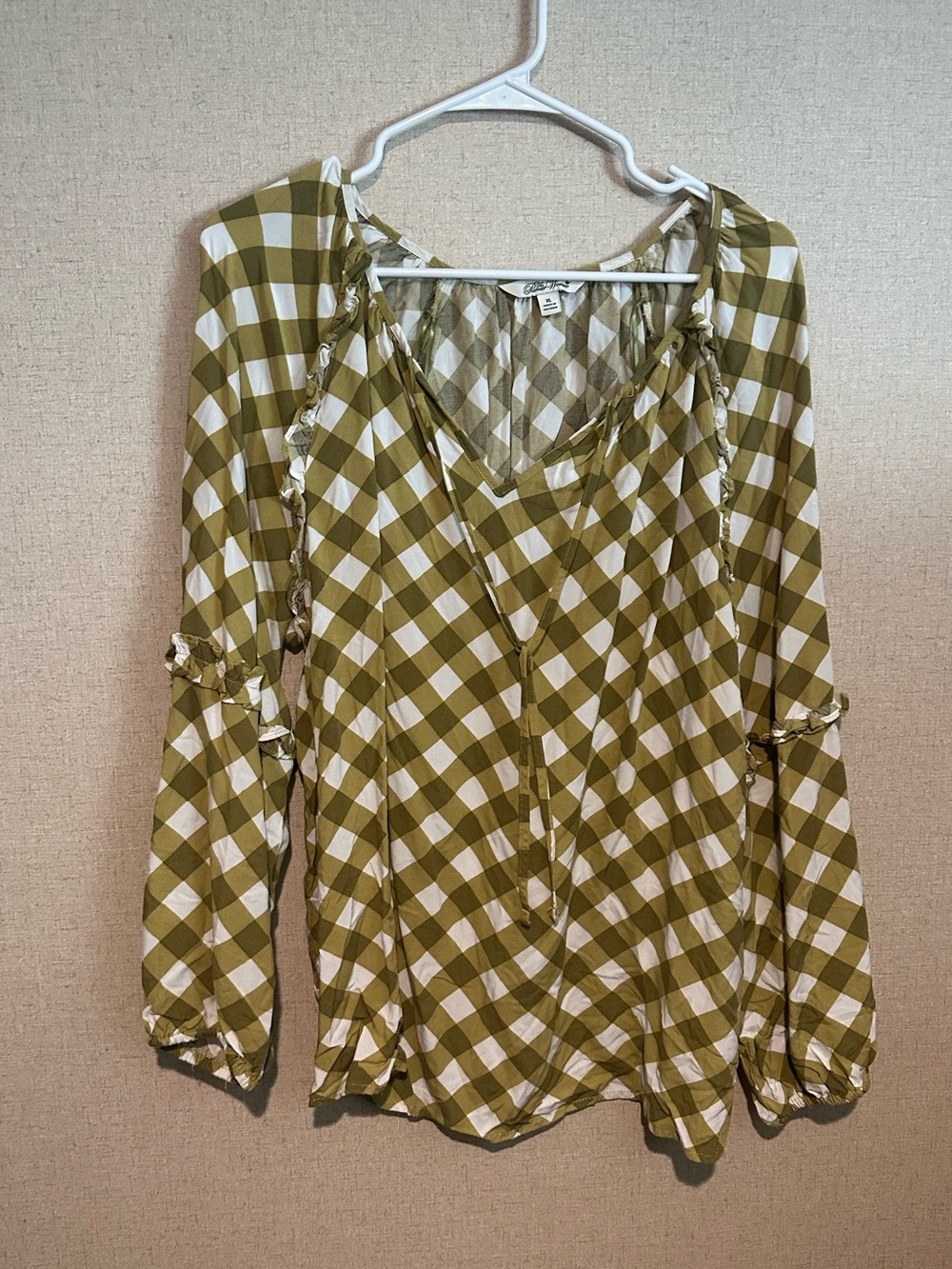 The Pioneer Woman XL Olive White Gingham V-Neck Blouse